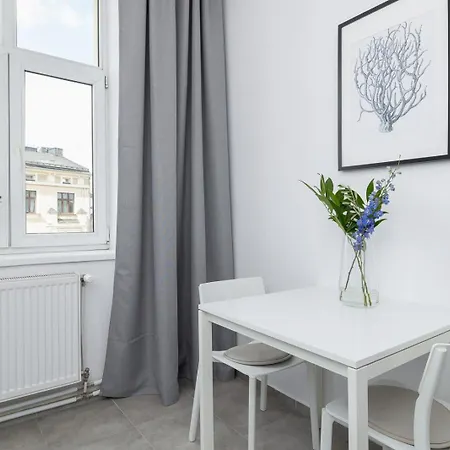 2-Bedroom Apartment - Długa 65 Street *