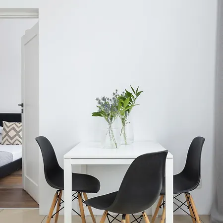 شقة 2-bedroom - Dluga 65 Street *